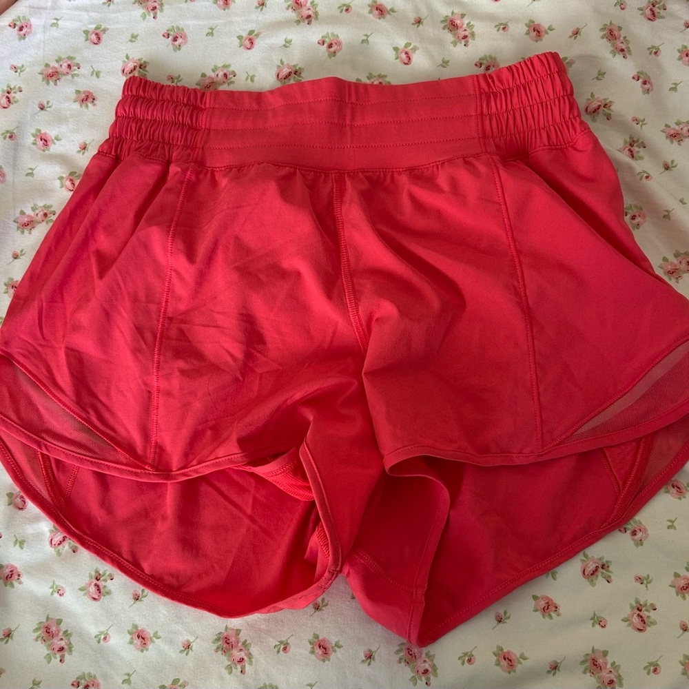 Women’s Hotty Hot High-Rise Lined Short 2.5" Lululemon Carnation Red